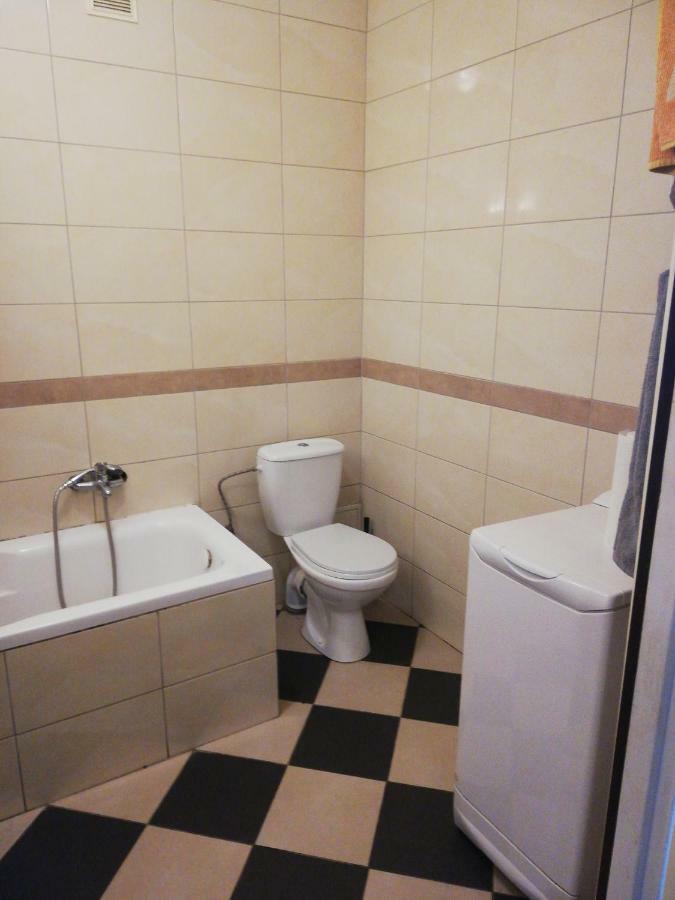 Pokoje Przy Rondzie Appartement Częstochowa Buitenkant foto
