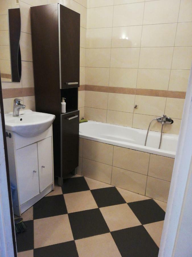 Pokoje Przy Rondzie Appartement Częstochowa Buitenkant foto